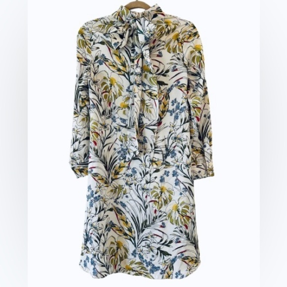 Mia Mod High Neck Floral Swing Dress with Bow. Size S